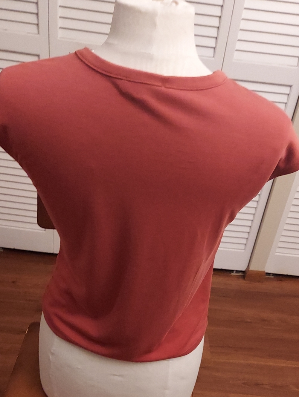 Rust Drawstring Ruched Short Sleeve Tee - Picture 5 of 6